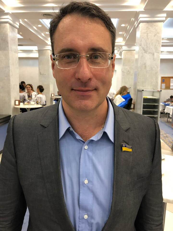 Перший день роботи Ради: історичні фото із залу і веселі селфі нардепів