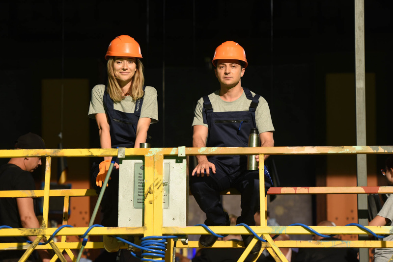 &quot;Я, ты, он, она&quot;: вышел новый тизер романтической комедии с Зеленским (видео)