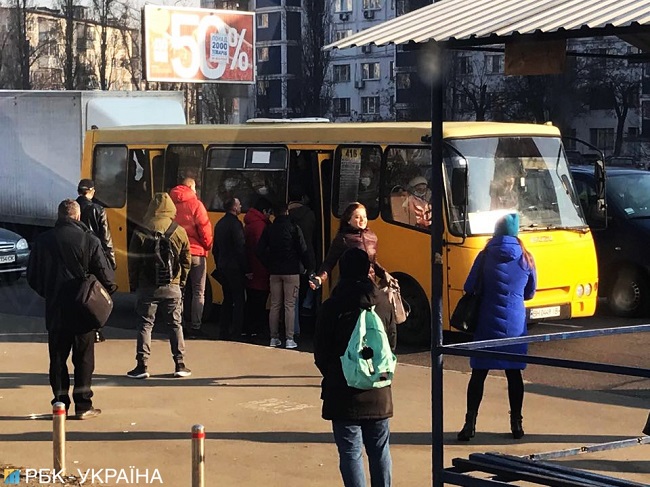 Кава, шаурма і забиті маршрутки: як Київ дотримується карантину