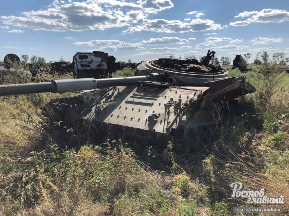 Ни с кем не воюем: появились фото кладбища военной техники под Ростовом
