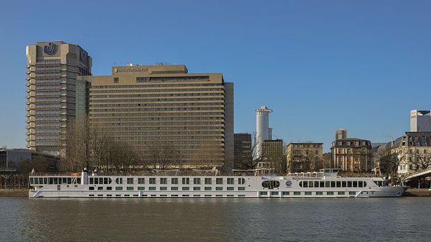 В Германии умер принц, сорвавшись с 21 этажа