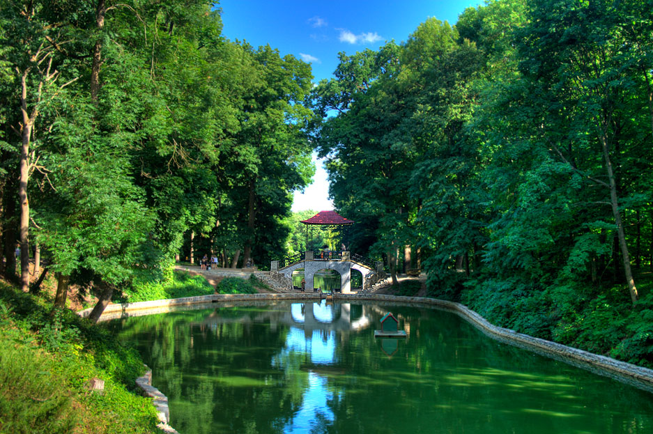 Пригода на вікенд: п'ять цікавих маршрутів вихідного дня по Україні