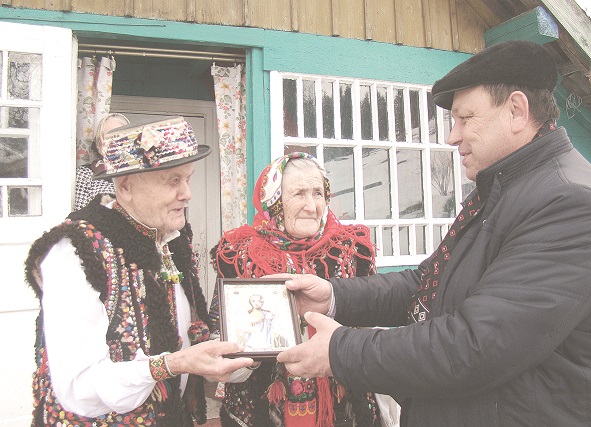 71 рік разом: в мережі розповіли зворушливу історію кохання гуцульської пари з Прикарпаття