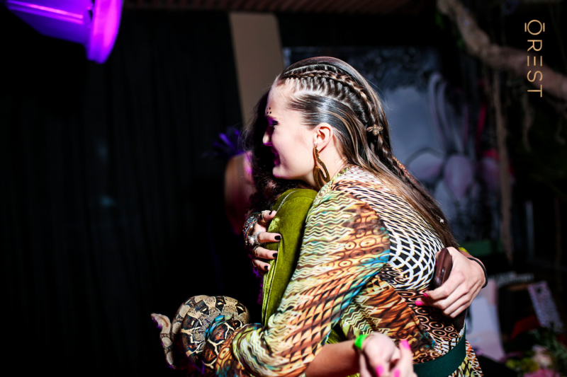 Знаменитая украинская модель Алла Костромичева устроила "джунгли" в центре Киева (фото)