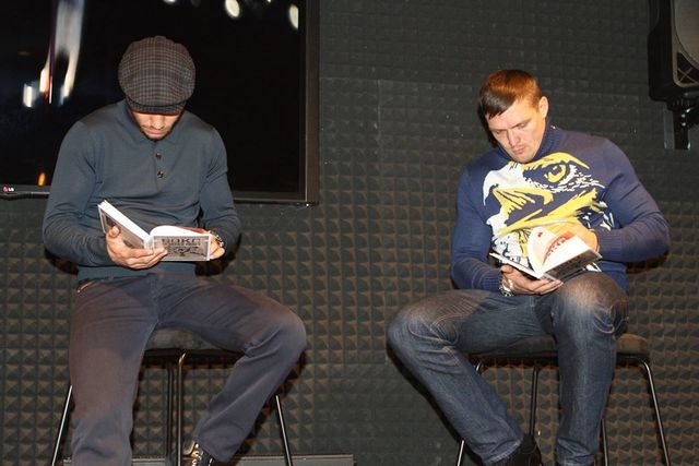 Усик и Ломаченко сходили на показ документального фильма о себе