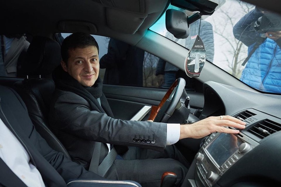 От Сузуки до Теслы: все машины Зеленского в фотографиях