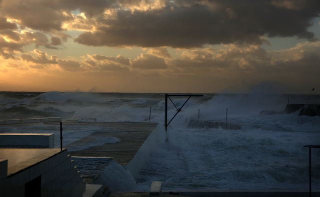 Опубликованы потрясающие фото непогоды в Европе
