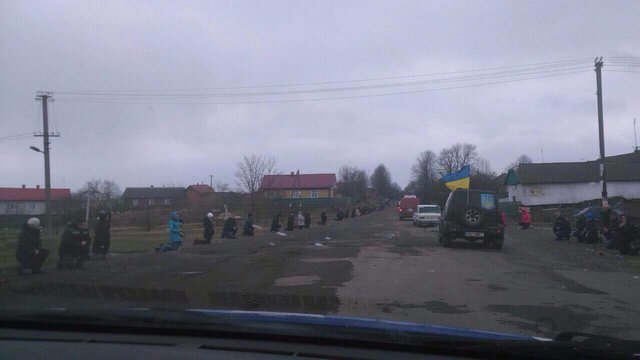 Тіло загиблого 18-річного АТОшника зустріли на колінах