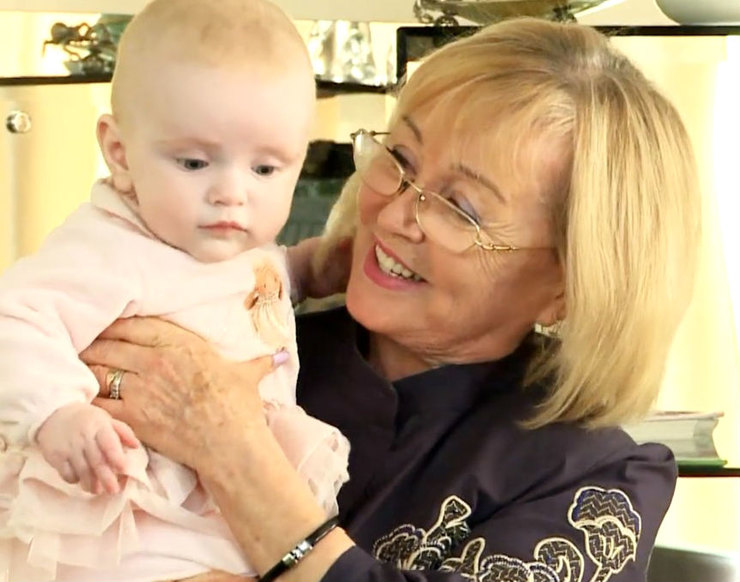 Заворотнюк відвідала в лікарні матір: як складалися відносини у зірковій сім'ї