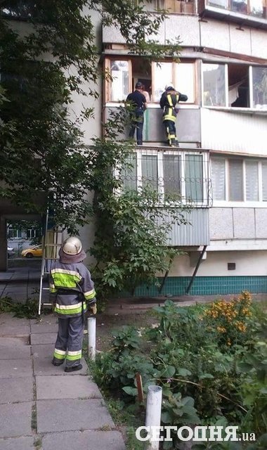 Киевлянка заставила сотрудников ГСЧС спасать ее от демонов