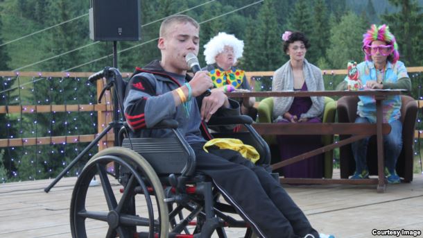 Крымчане устроили лагерь в Карпатах для сирот и детей украинских бойцов