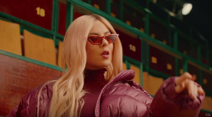 Каменских – блондинка: певица представила новый зажигательный клип (видео)