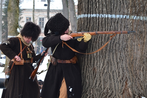 &quot;Это была победа духа и идеи&quot;: в Ивано-Франковске провели реконструкцию боя под Крутами