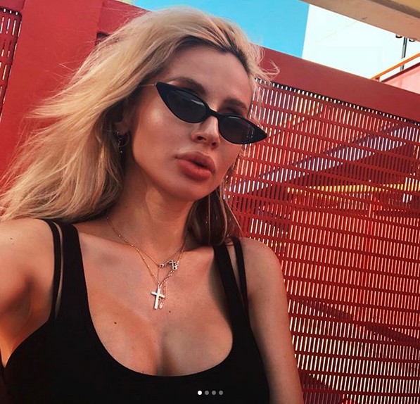 Лобода сколихнула мережу знімками зі спокусливим декольте (фото)