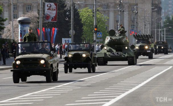 "Равняться на Россию": в оккупированном Донецке боевики провели репетицию "парада"