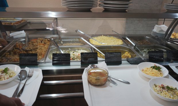 Деликатесы по 6 гривен: опубликованы фото с ценами в буфете мэрии Киева