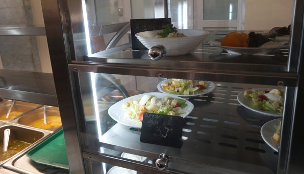 Деликатесы по 6 гривен: опубликованы фото с ценами в буфете мэрии Киева