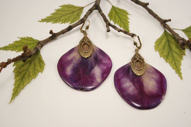 Застигла краса: українка перетворює рослини в незвичайні аксесуари