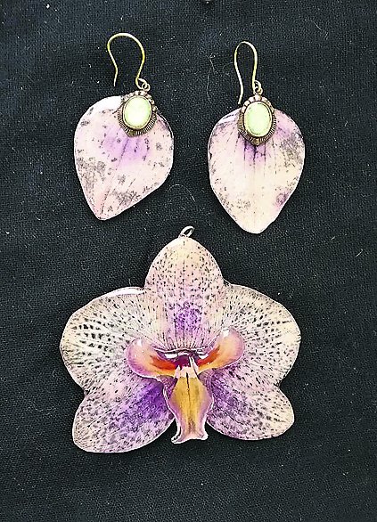 Застигла краса: українка перетворює рослини в незвичайні аксесуари