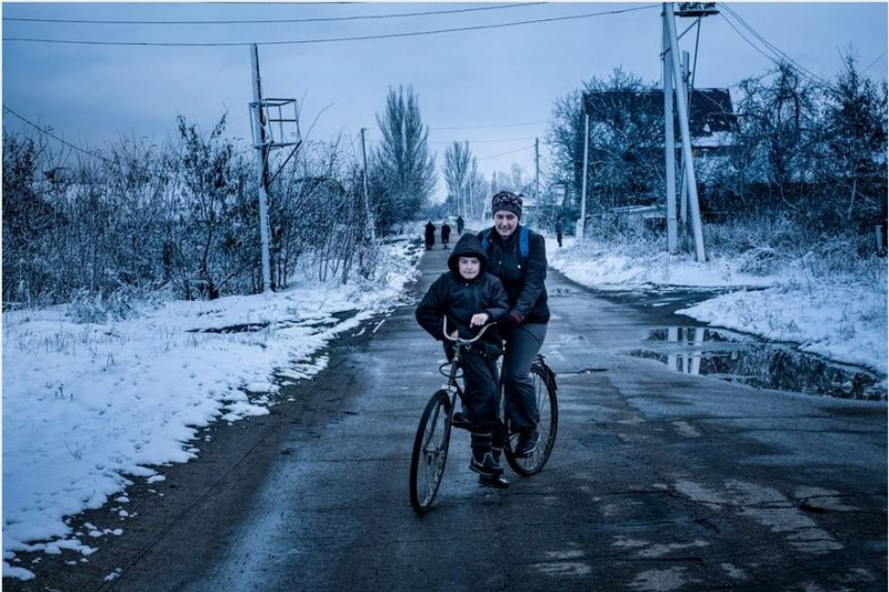 Немецкий фоторепортер показал проникновенные снимки детей Донбасса (фото)
