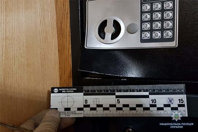 В Киеве ограбили квартиру на два миллиона (фото)