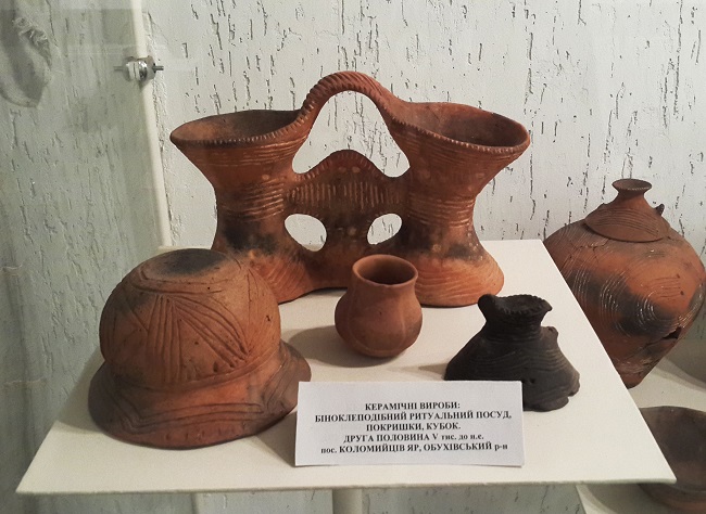 биноклевидная ритуальная посуда трипольцев