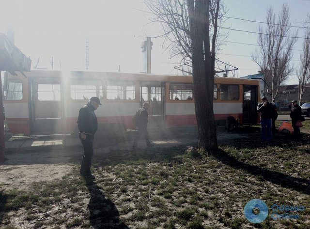 В Одессе во время движения загорелся трамвай (фото)