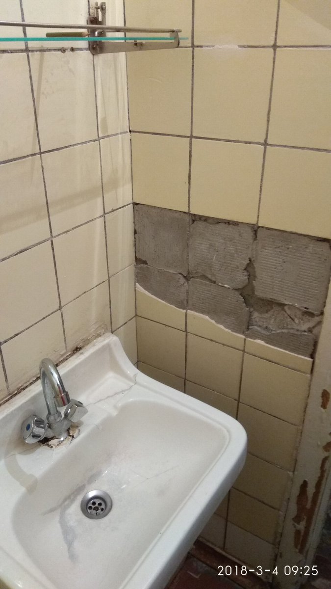 &quot;Без воды и ремонта&quot;: в сети ужаснулись фотографиями роддома в Крыму