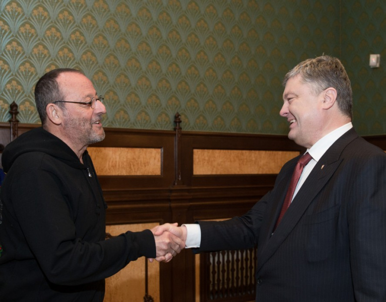 "На Україну мають звернути увагу": Жан Рено зустрівся з президентом України (фото)