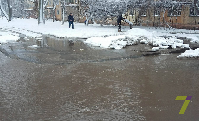 В Одесі вулиця перетворилася на річку