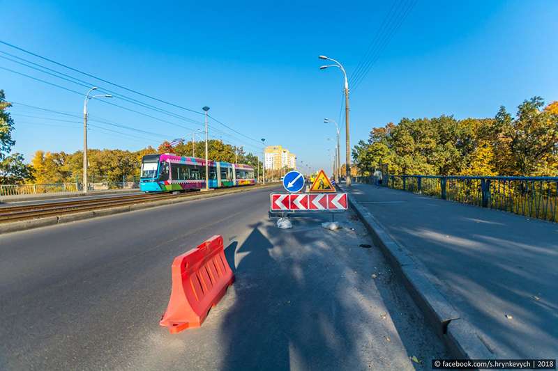 Чекайте пекельних заторів: у Києві на ремонт закрили ще один міст