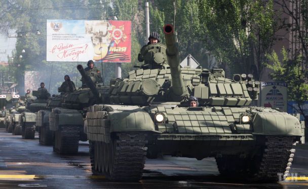 "Равняться на Россию": в оккупированном Донецке боевики провели репетицию "парада"