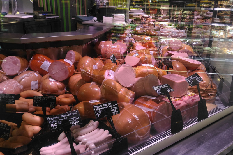 &quot;О, запрещеночка&quot;: российский блогер показал, что едят &quot;нищие украинцы&quot;