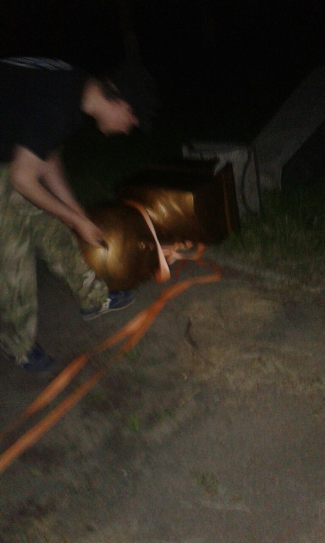 На Кировоградщине памятник Ленину "совершил самоубийство"