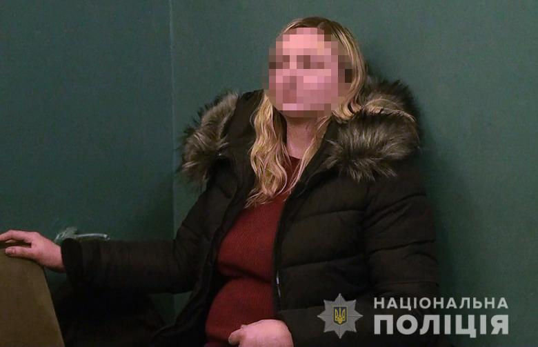 Я люблю дітей: в Києві в метро жінка намагалася викрасти 5-річного хлопчика (відео)