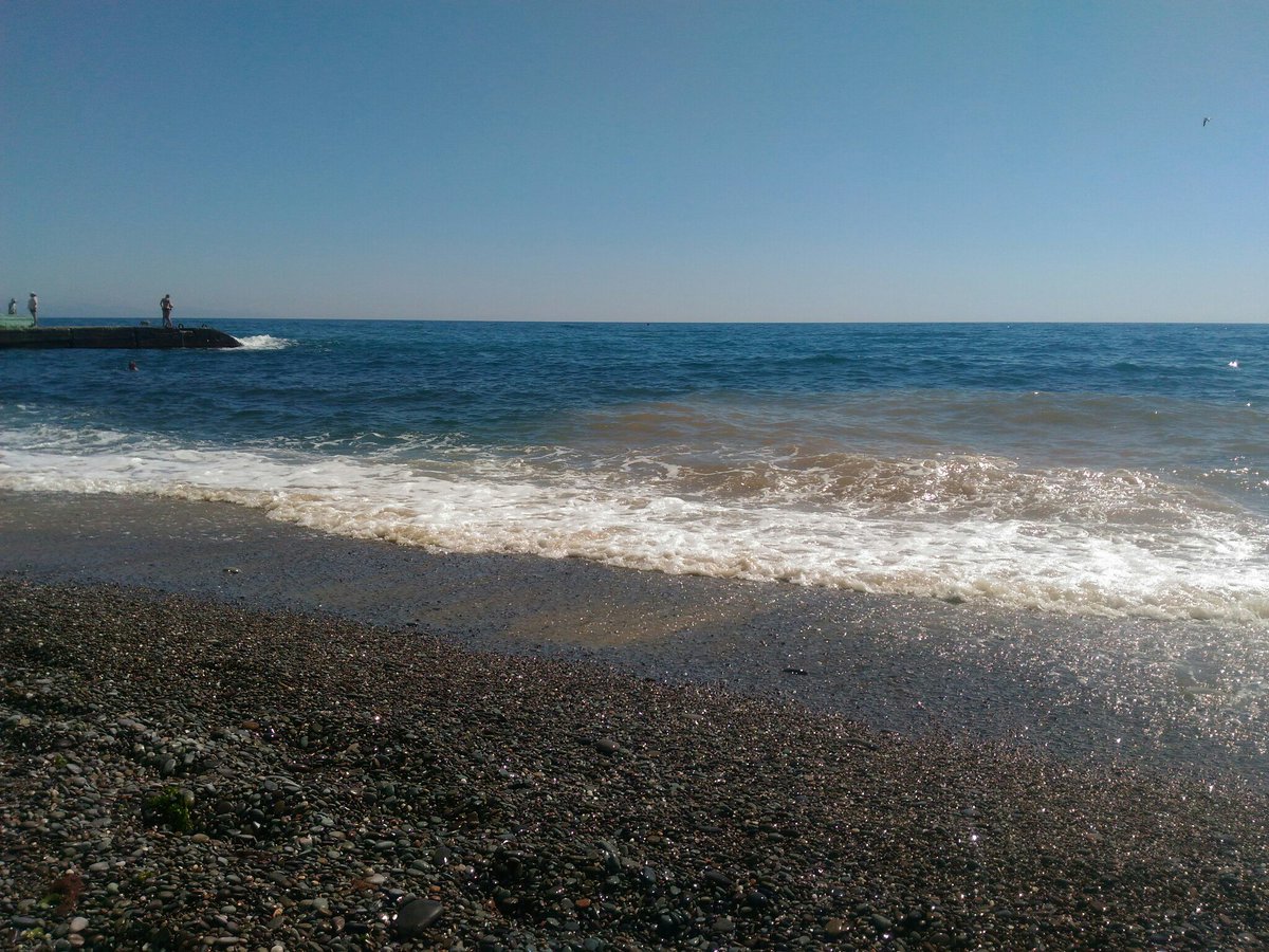 Фонтан из нечистот: в сети показали новые фото крымского побережья