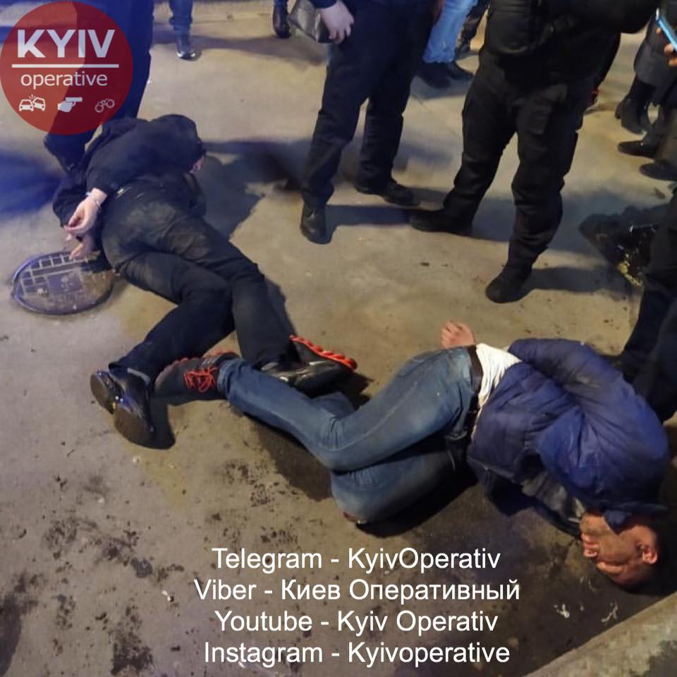 У Києві затримали на гарячому спритних злодіїв: фото групи "героїв"