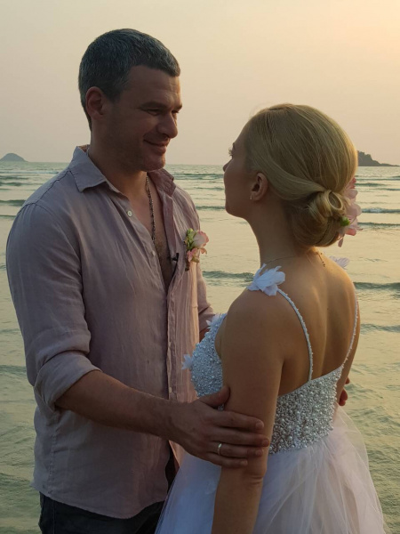 "Здесь пахнет счастьем": Тоня Матвиенко и Арсен Мирзоян второй раз поженились в Таиланде