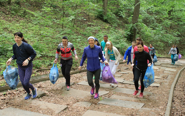 Бегали и собирали мусор: киевляне готовятся к "Пробегу под каштанами" с пользой для природы