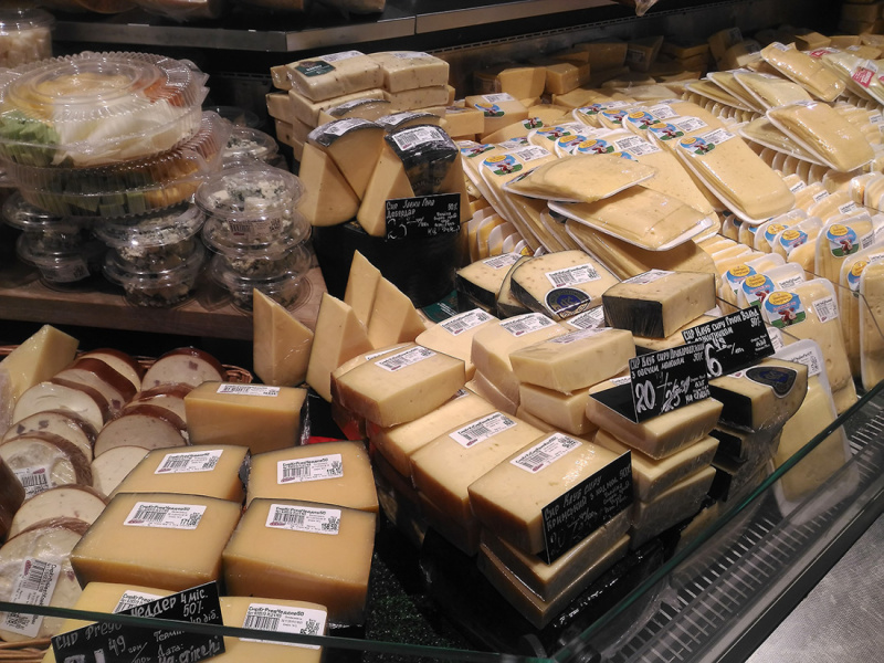 &quot;О, запрещеночка&quot;: российский блогер показал, что едят &quot;нищие украинцы&quot;