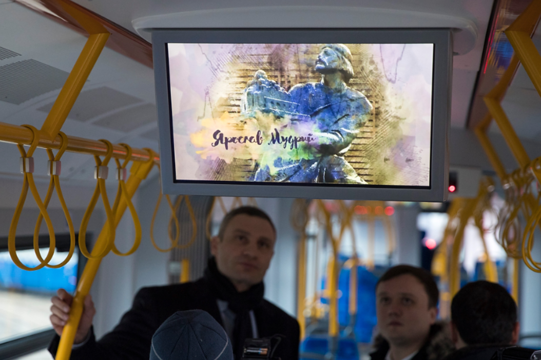 Кличко проїхався новим трамваєм PESA, партія яких надійшла до столиці наприкінці минулого року