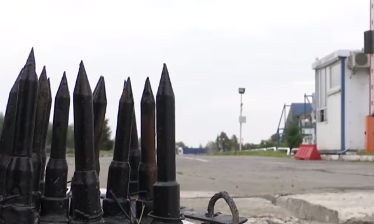 Остановили "кактусы": иностранец штурмом взял украинско-польскую границу