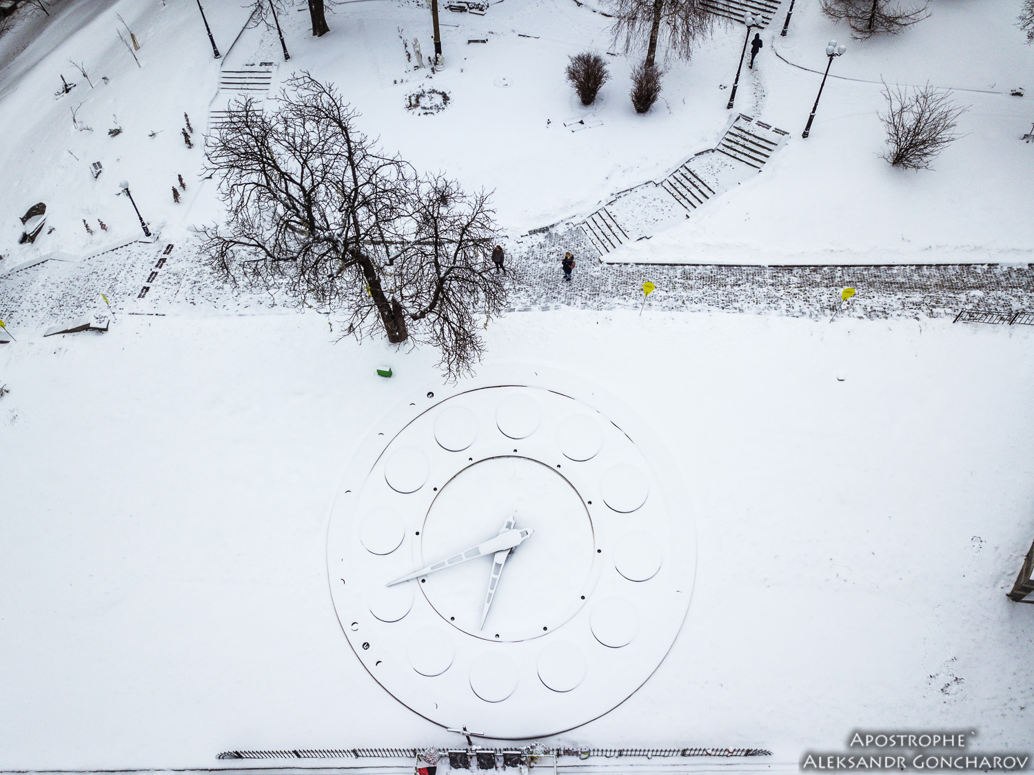 Киев замело: в сети показали впечатляющие фото столицы с высоты птичьего полета