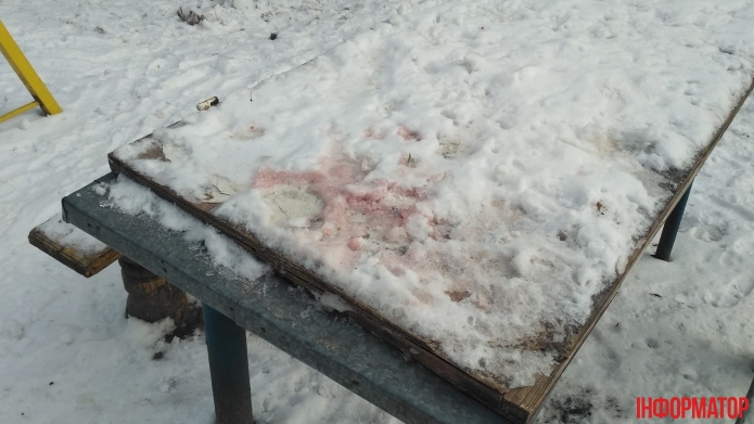 У Києві іноземець влаштував "акцію" з кривавими хрестами (фото)