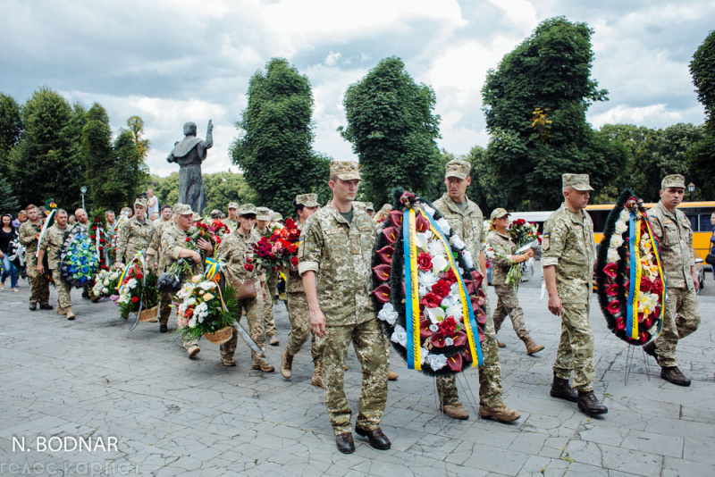 На Закарпатье прощаются с погибшими на Ровенском полигоне бойцами (фото, видео)