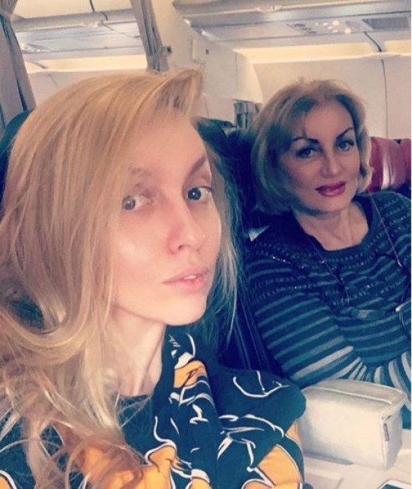 Оля Полякова показала свою маму