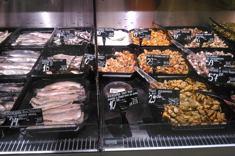 &quot;О, запрещеночка&quot;: российский блогер показал, что едят &quot;нищие украинцы&quot;