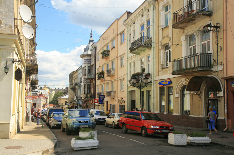 Куди поїхати на вихідні у березні: весняний Кременець, перші проліски і затишний Дрогобич