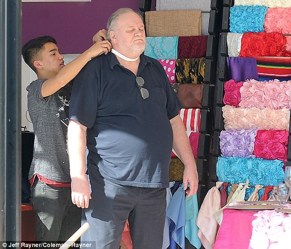 Королевская свадьба: отца Меган Маркл обвинили в мошенническом заработке (фото)