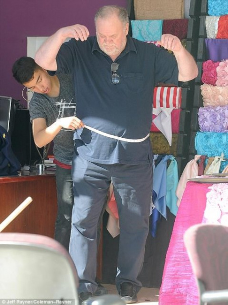 Королевская свадьба: отца Меган Маркл обвинили в мошенническом заработке (фото)